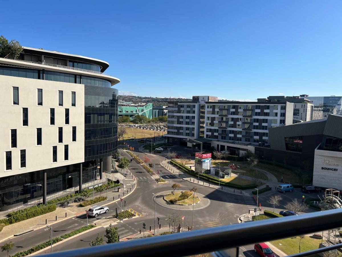 519 Menlyn Maine Trilogy Apartment Pretoria Ngoại thất bức ảnh